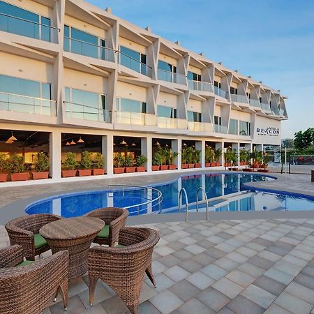 Viola Beacon Resort, Лонавала Екстериор снимка