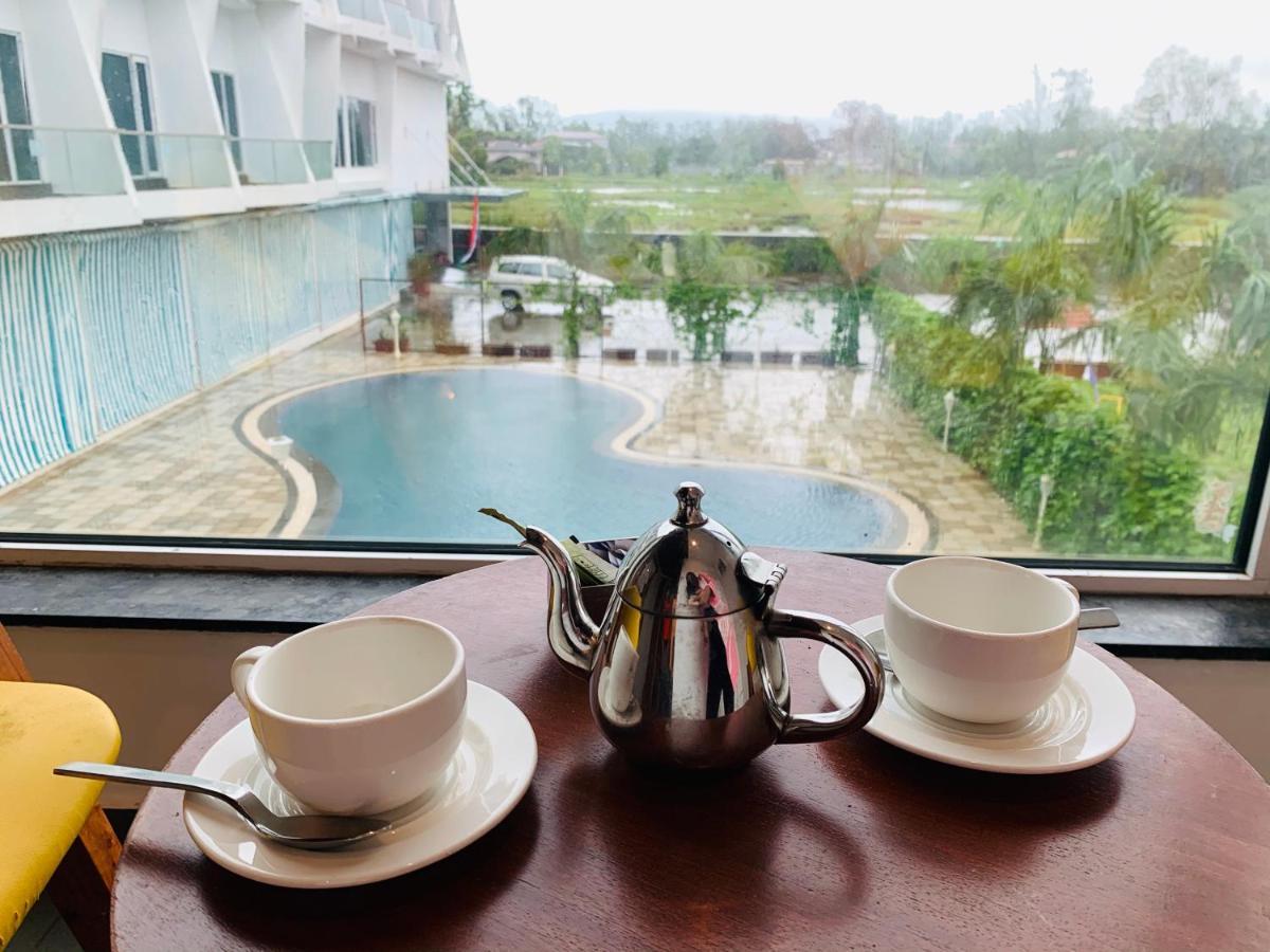 Viola Beacon Resort, Лонавала Екстериор снимка