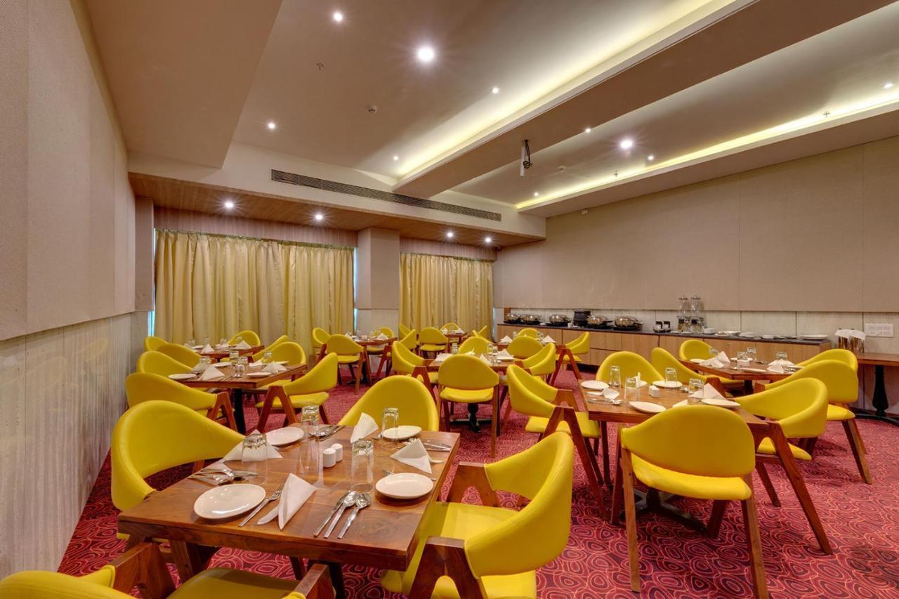 Viola Beacon Resort, Лонавала Екстериор снимка