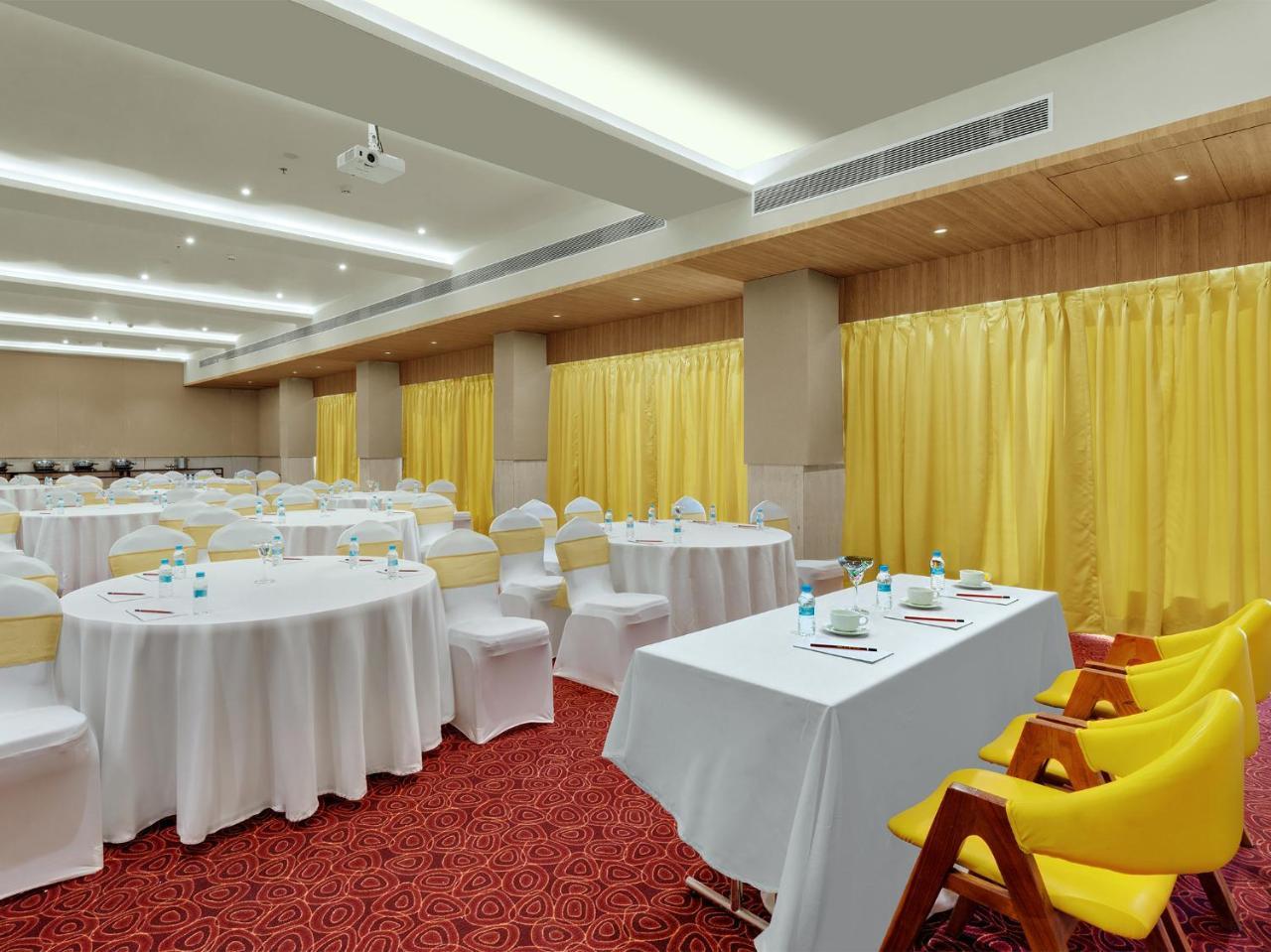 Viola Beacon Resort, Лонавала Екстериор снимка