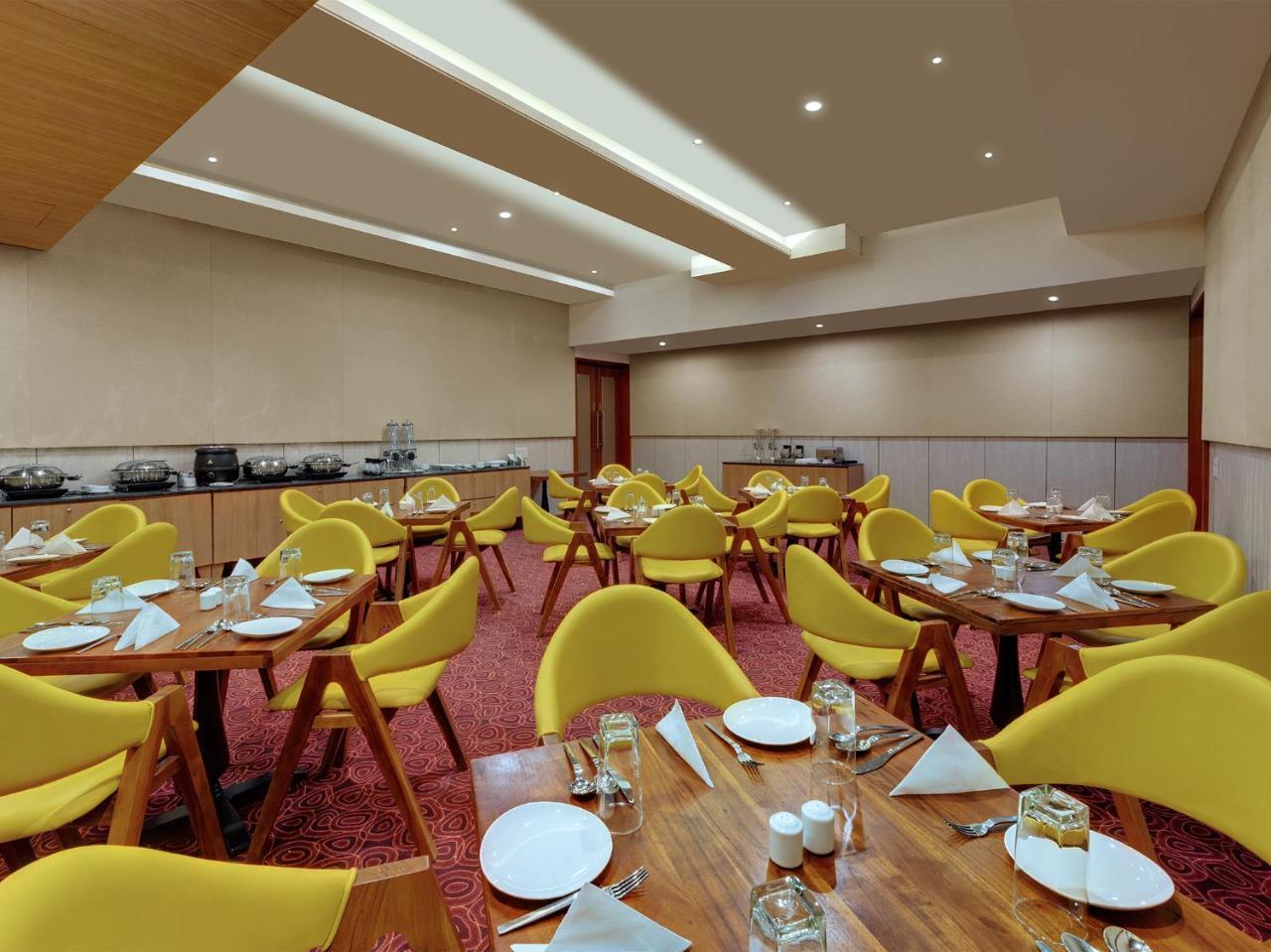Viola Beacon Resort, Лонавала Екстериор снимка